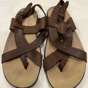 Harssidanzar Men’s Brown Genuine Leather Sandal Size US 8/EU42